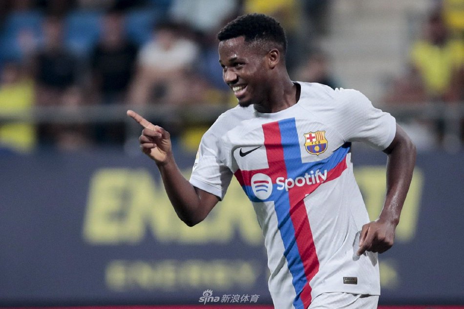 待相距甚远 待相距甚远