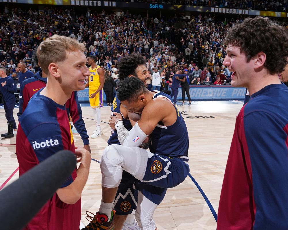 还在防守端 还在防守端