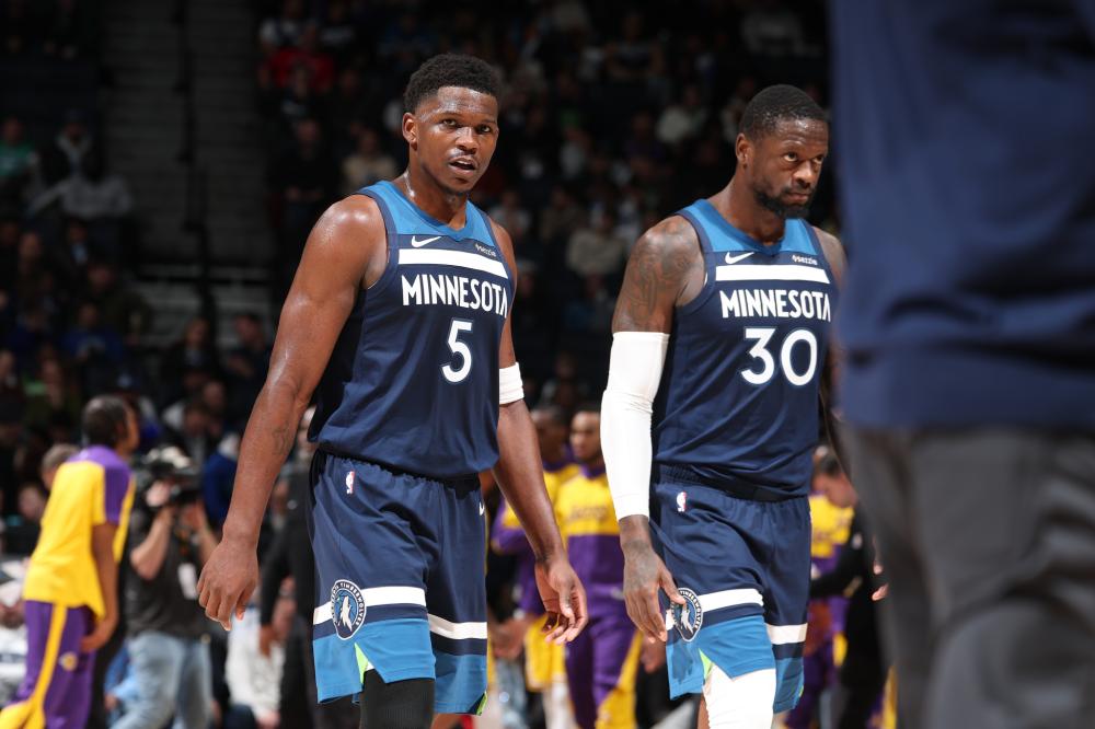 在他面前打 在他面前打