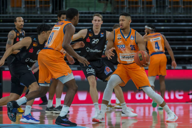 即便身处 即便身处